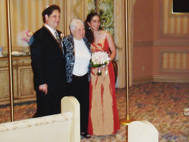 vegaswedding5_26_06045.jpg