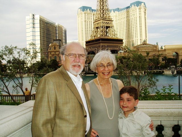 vegaswedding5_26_06054.jpg